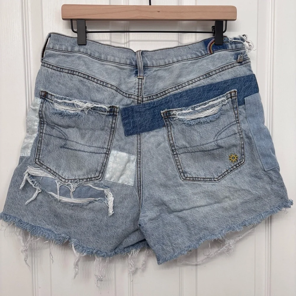 Light Wash Distressed Boyfriend Shorts | American Eagle Size 16 - Picture 8 of 12